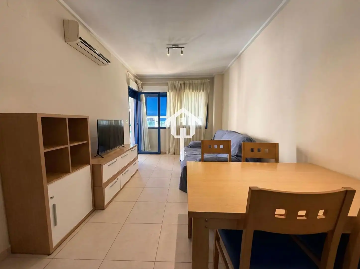 Sala de estar de Piso en venta en Alicante / Alacant con Amueblado, Balcón y Jacuzzi