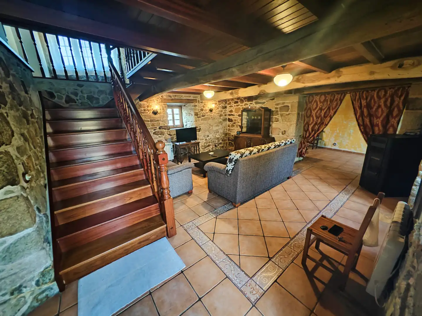 Country house zum Verkauf in Guitiriz mit Heizung, Parkett und Abstellraum