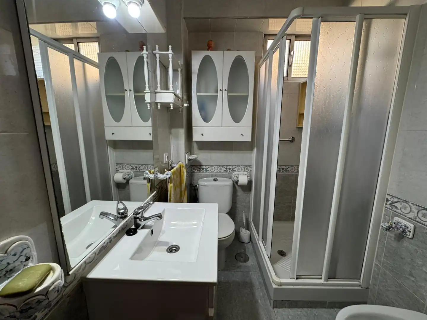 Bathroom of Flat for sale in Sevilla  with Terrace