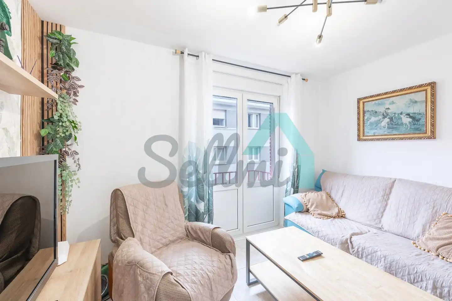 Living room of Flat for rent in Gijón   with Heating, Parquet flooring and Furnished