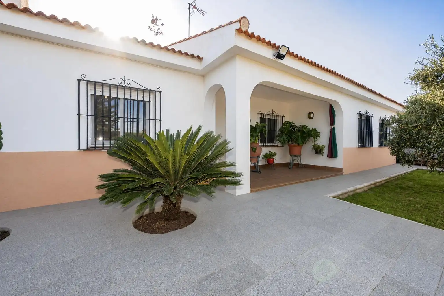 Exterior view of Houses for sale in Palomares del Río  with Air Conditioner, Heating and Private garden