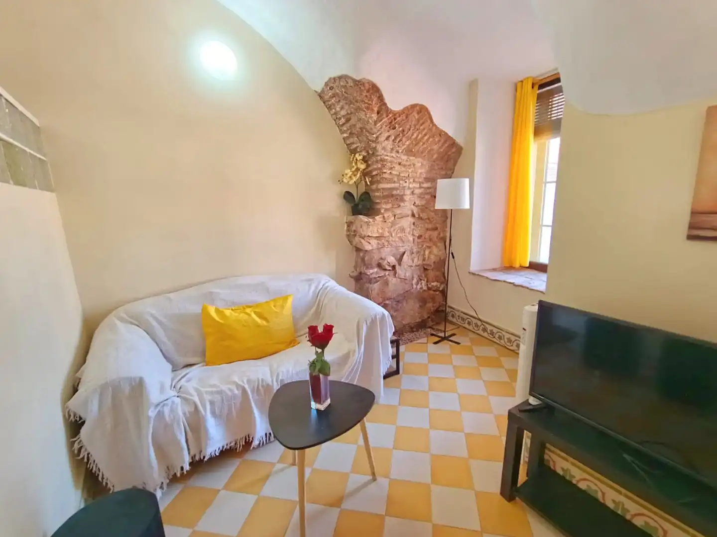 Sala d'estar de Estudi en venda en Cáceres amb Calefacció i Moblat