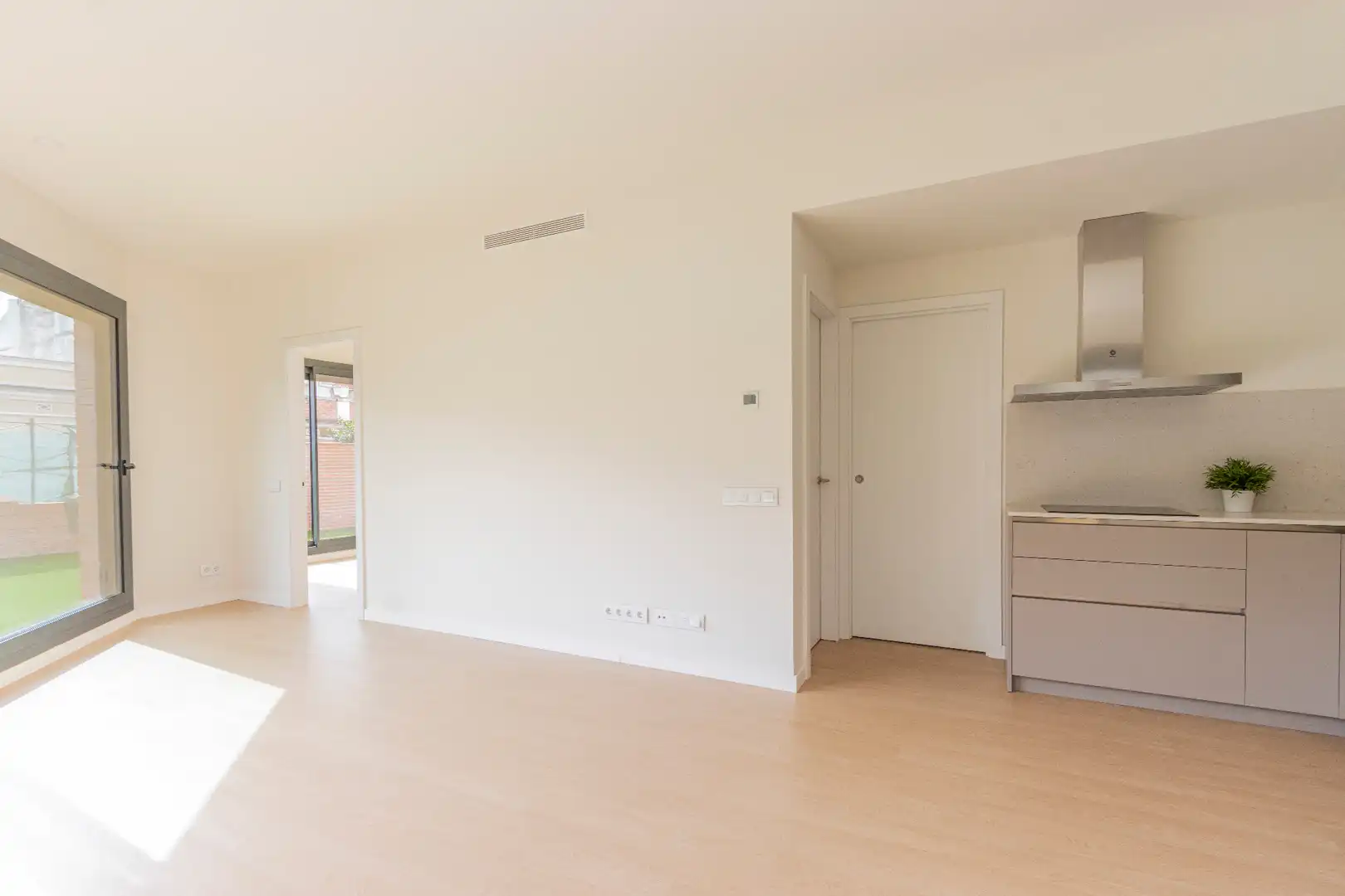 Piso en venta en Barcelona con Aire acondicionado, Calefacción y Jardín privado
