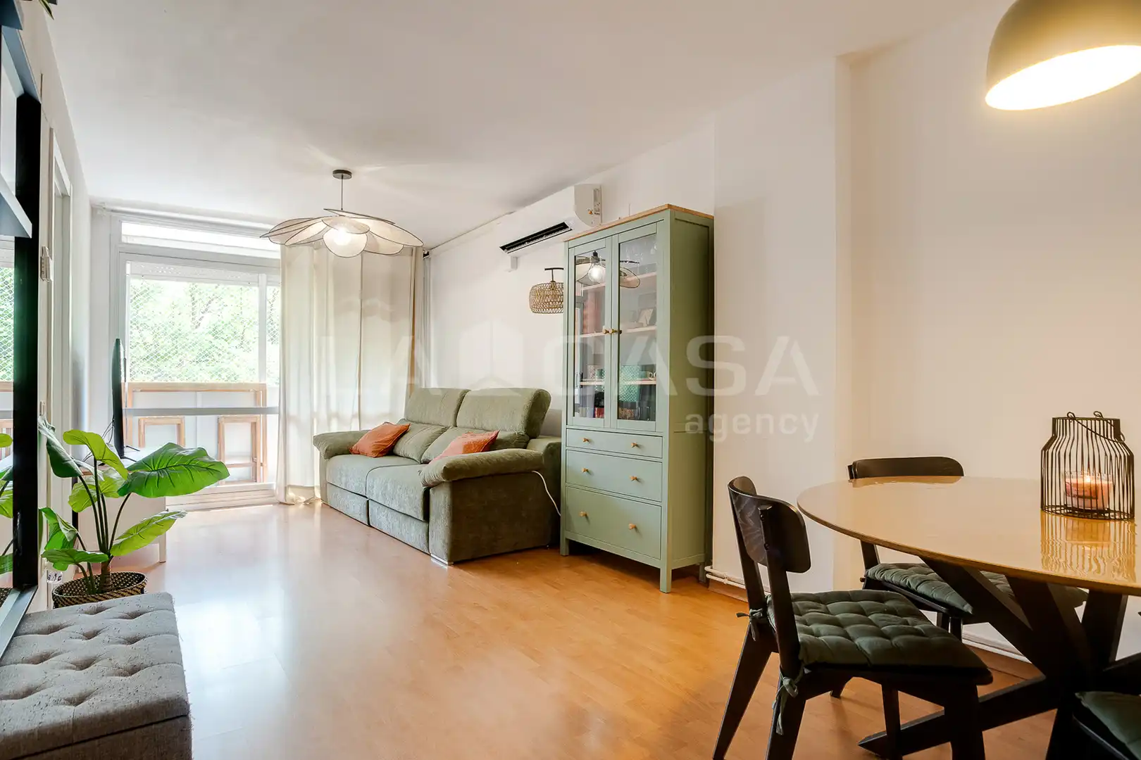 Sala de estar de Piso en venta en Barcelona con Calefacción, Trastero y Balcón