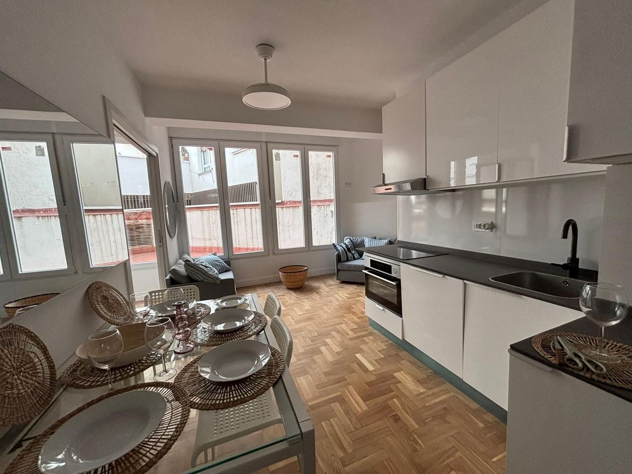 Kitchen of Flat to rent in  Madrid Capital  with Air Conditioner, Heating and Parquet flooring