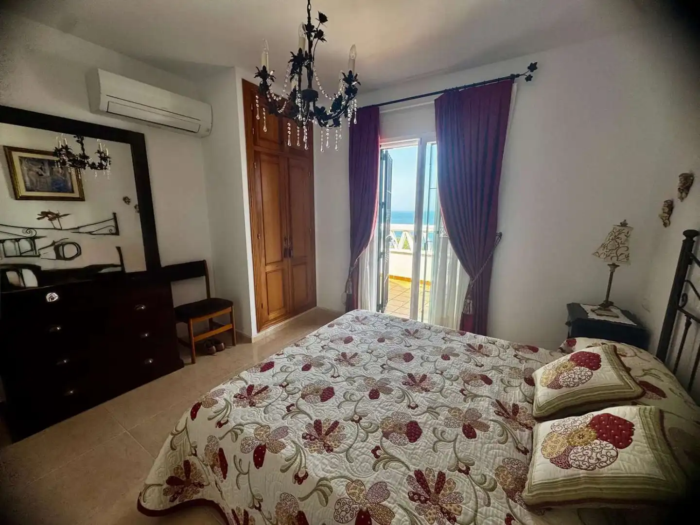 Habitación de Casa adosada en venta en Torrox con Aire acondicionado, Piscina y Amueblado