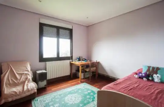 Dormitori de Casa adosada en venda en Donostia - San Sebastián  amb Jardí privat i Terrassa
