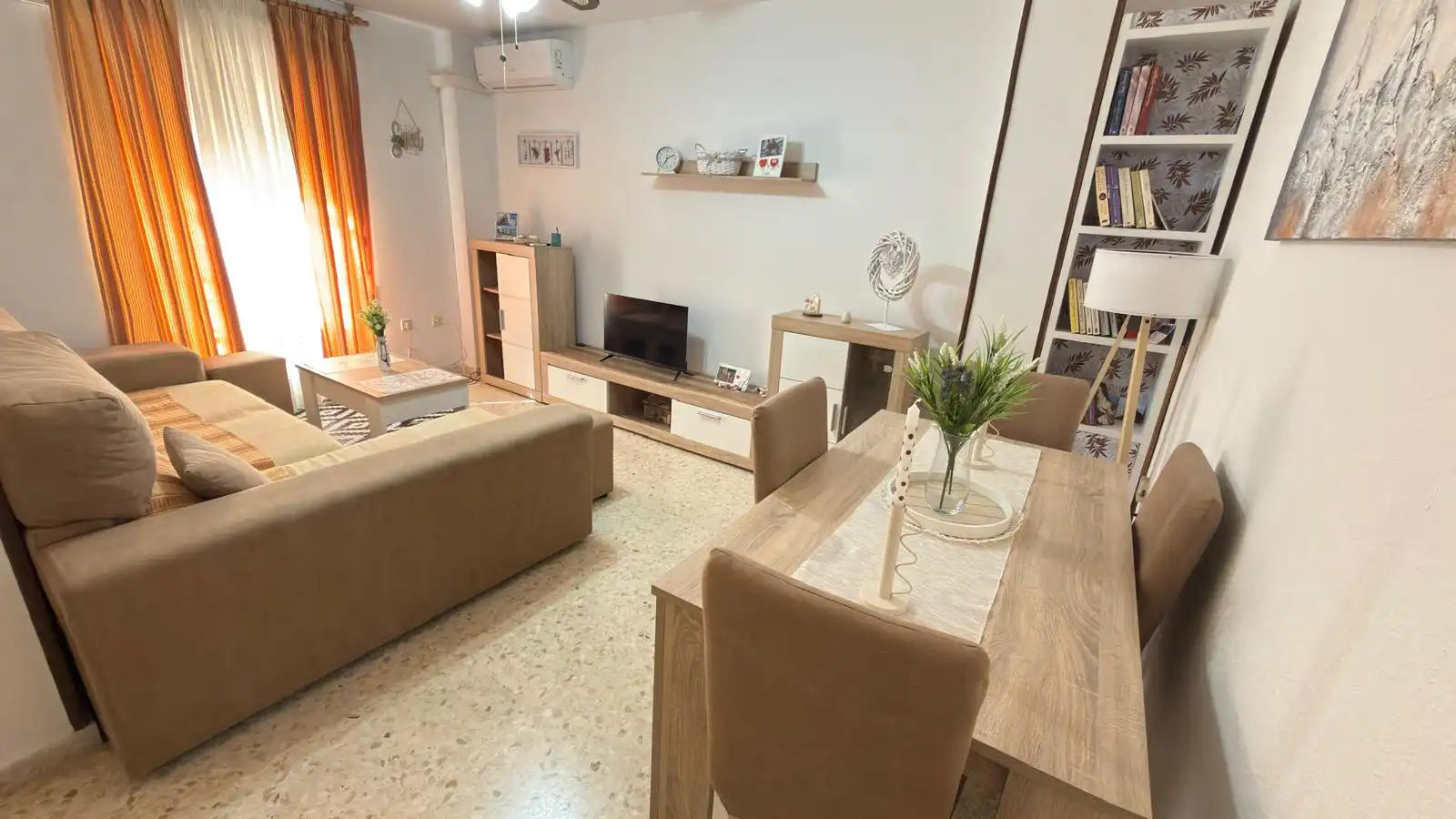 Sala d'estar de Pis en venda en El Puerto de Santa María amb Balcó