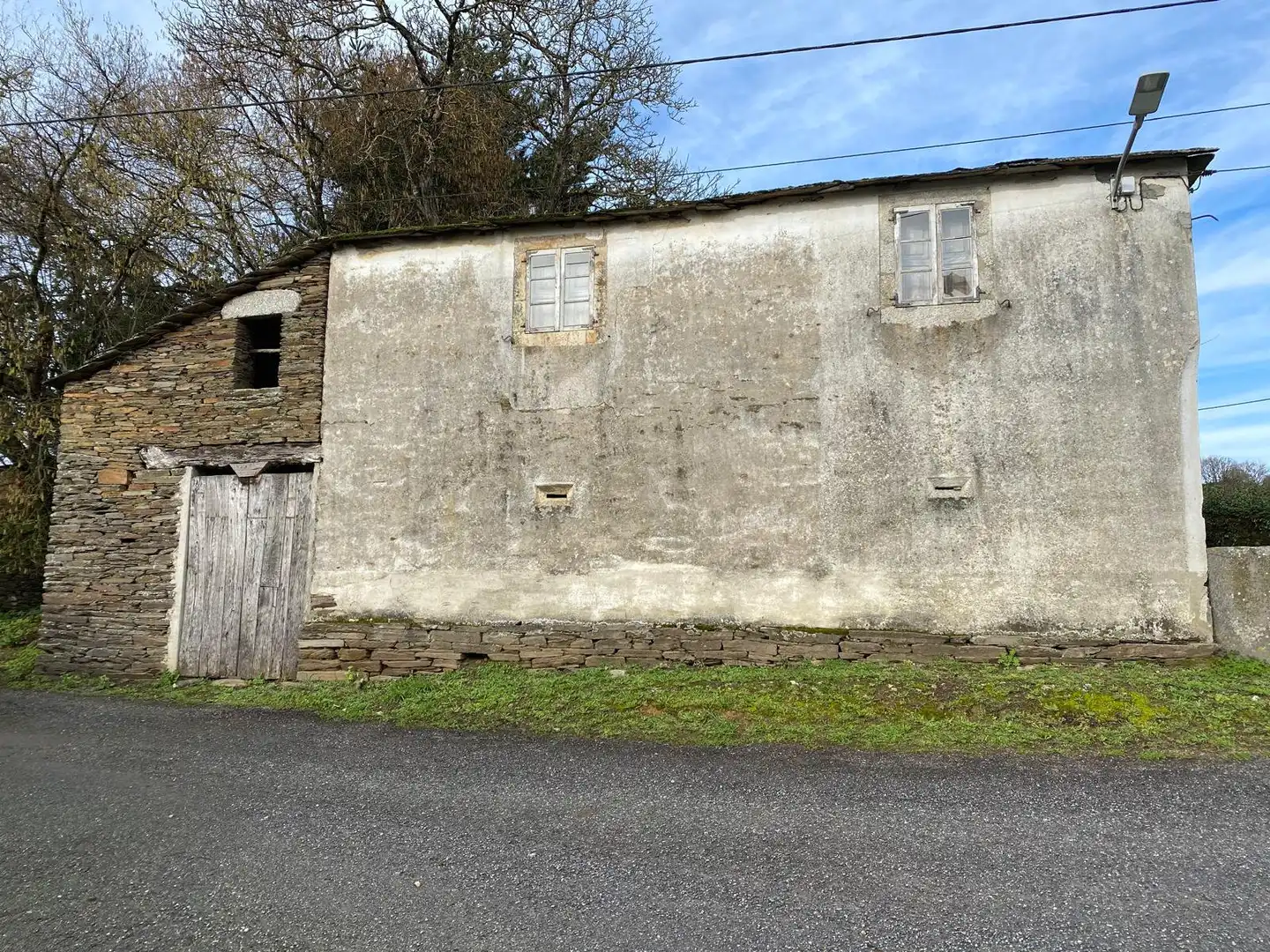 Außenansicht von Haus oder Chalet zum Verkauf in Guntín mit Abstellraum