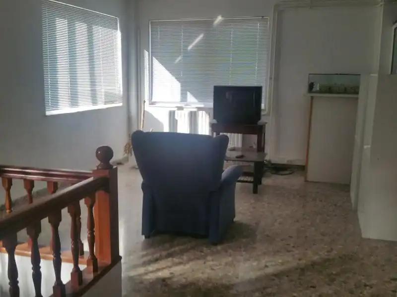 Sala d'estar de Nau industrial en venda en Onzonilla amb Calefacció