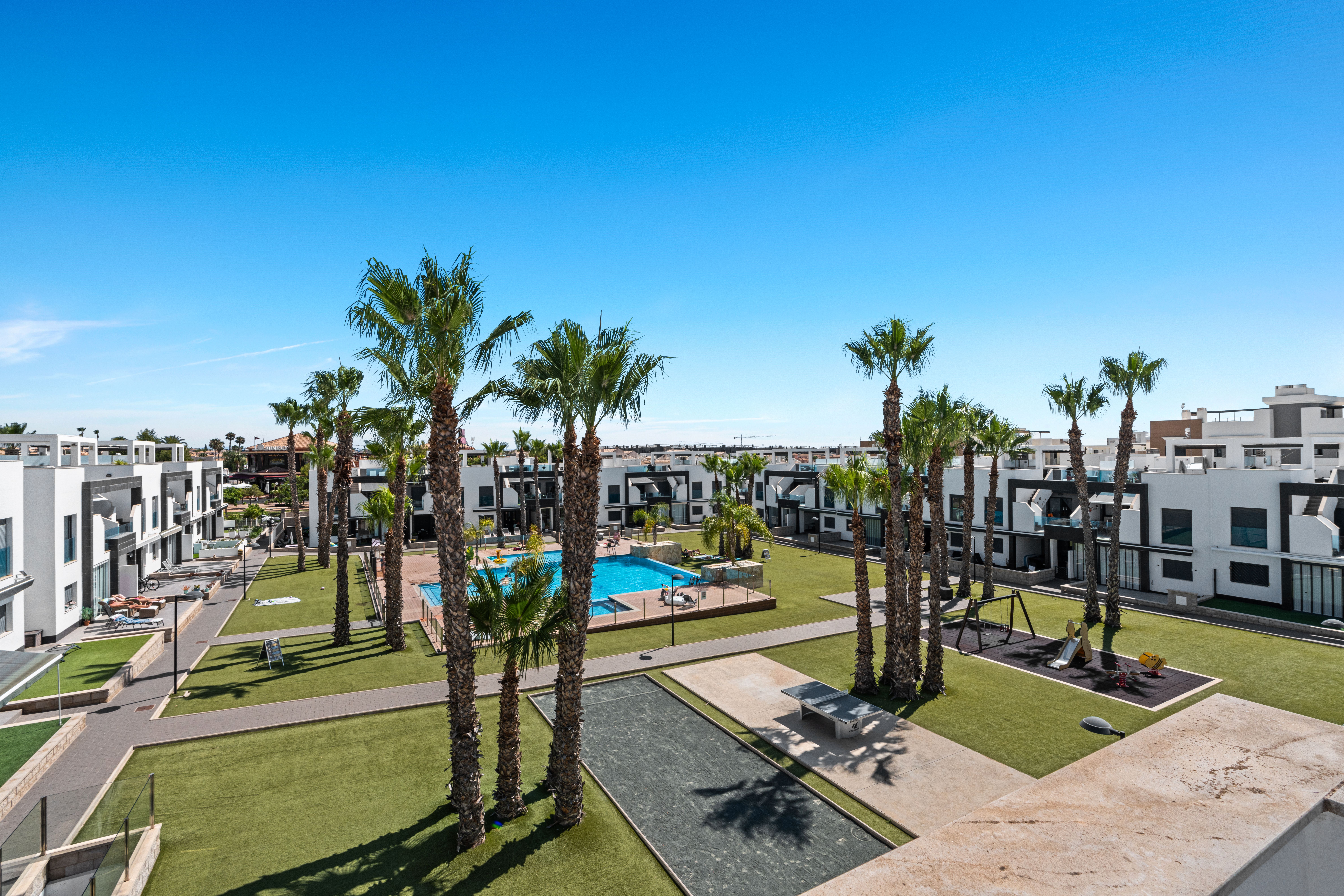 Vista exterior de Ático en venta en Orihuela con Aire acondicionado, Calefacción y Terraza