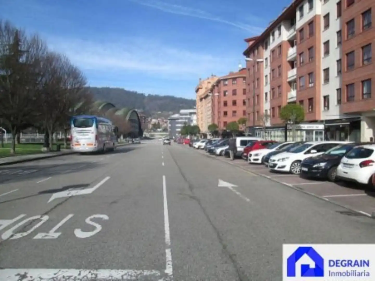 Aparcament de Local de lloguer en Oviedo 