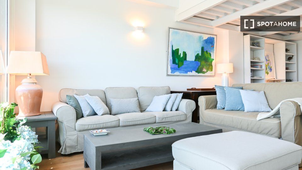 Living room of Flat to rent in  Madrid Capital  with Air Conditioner, Heating and Furnished