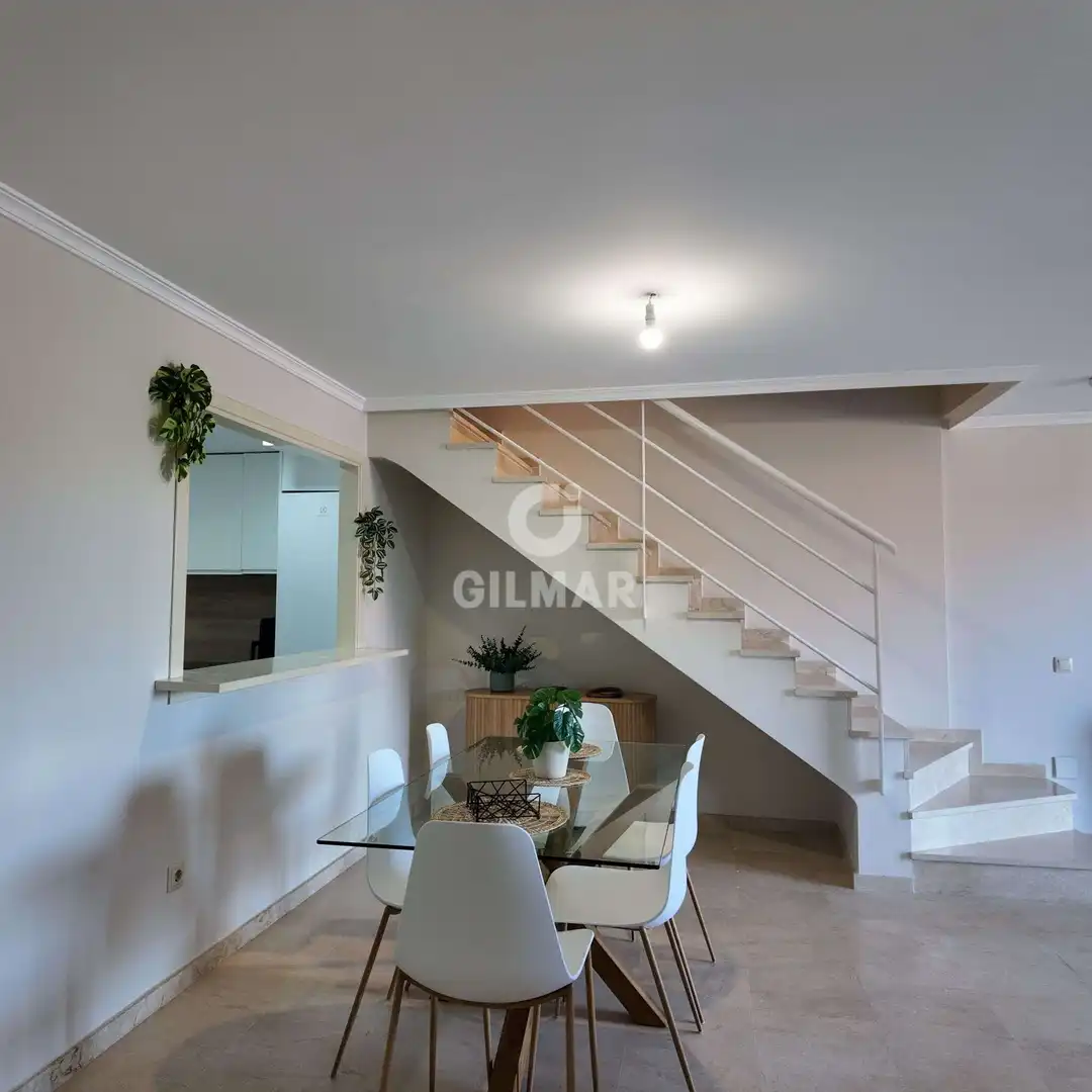 Comedor de Dúplex en venta en Sotogrande con Calefacción, Trastero y Piscina