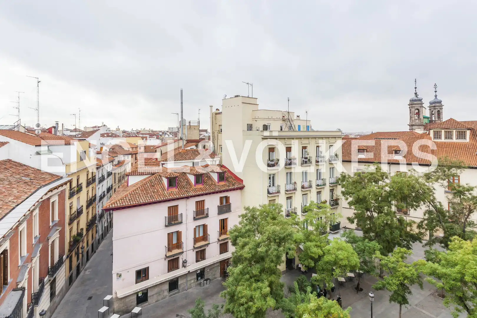 Außenansicht von Dachboden zur Miete in Madrid mit Klimaanlage, Heizung und Balkon