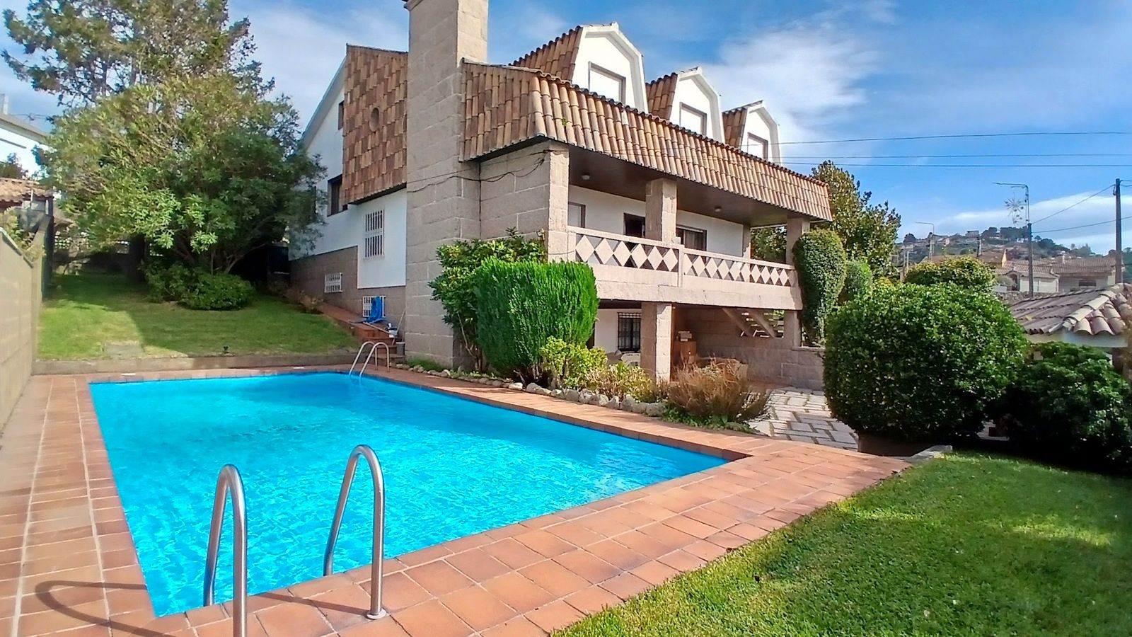 Swimming pool of House or chalet to rent in Vigo   with Heating, Private garden and Terrace