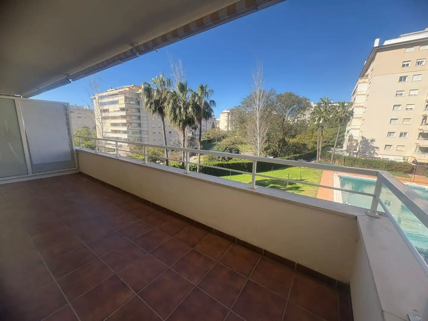 Außenansicht von Wohnung zum Verkauf in Benalmádena mit Klimaanlage, Heizung und Terrasse