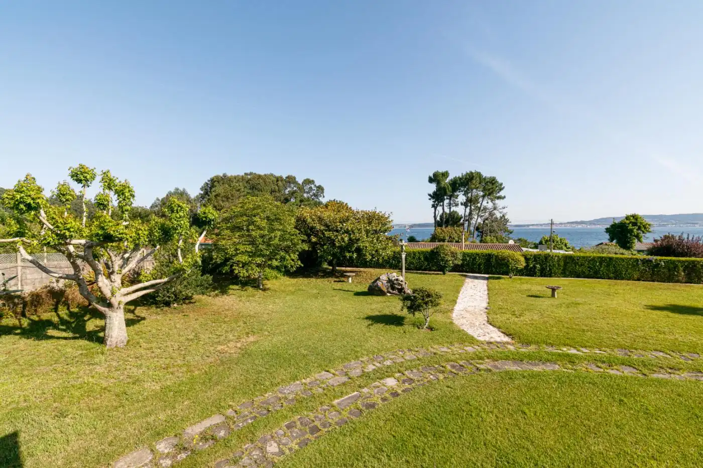 Jardín de Casa o chalet en venta en Bueu con Calefacción, Terraza y Amueblado
