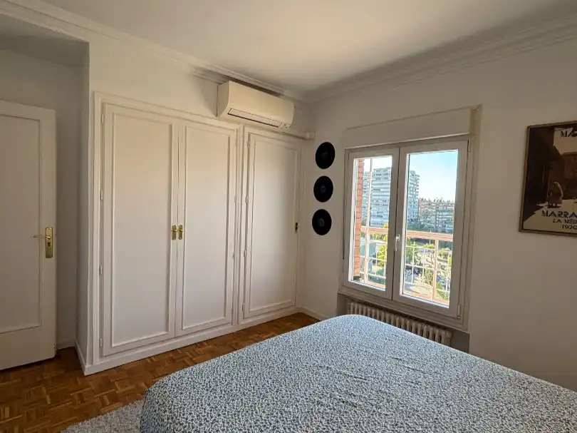 Schlafzimmer von Wohnung zur untervermieten in Madrid mit Klimaanlage, Heizung und Parkett