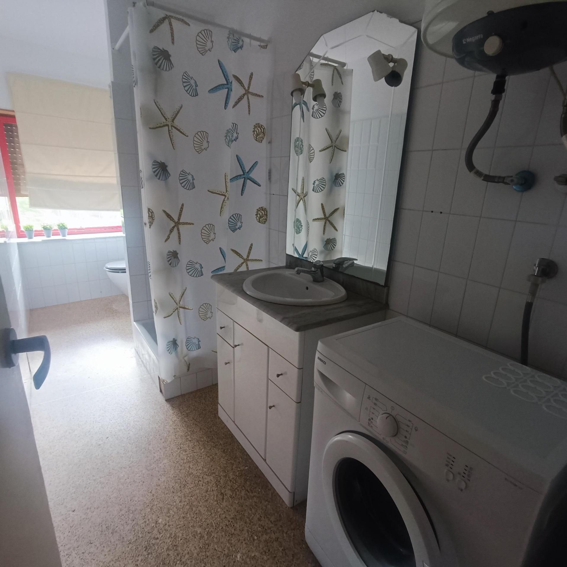 Bathroom of Study to rent in Alcoy / Alcoi