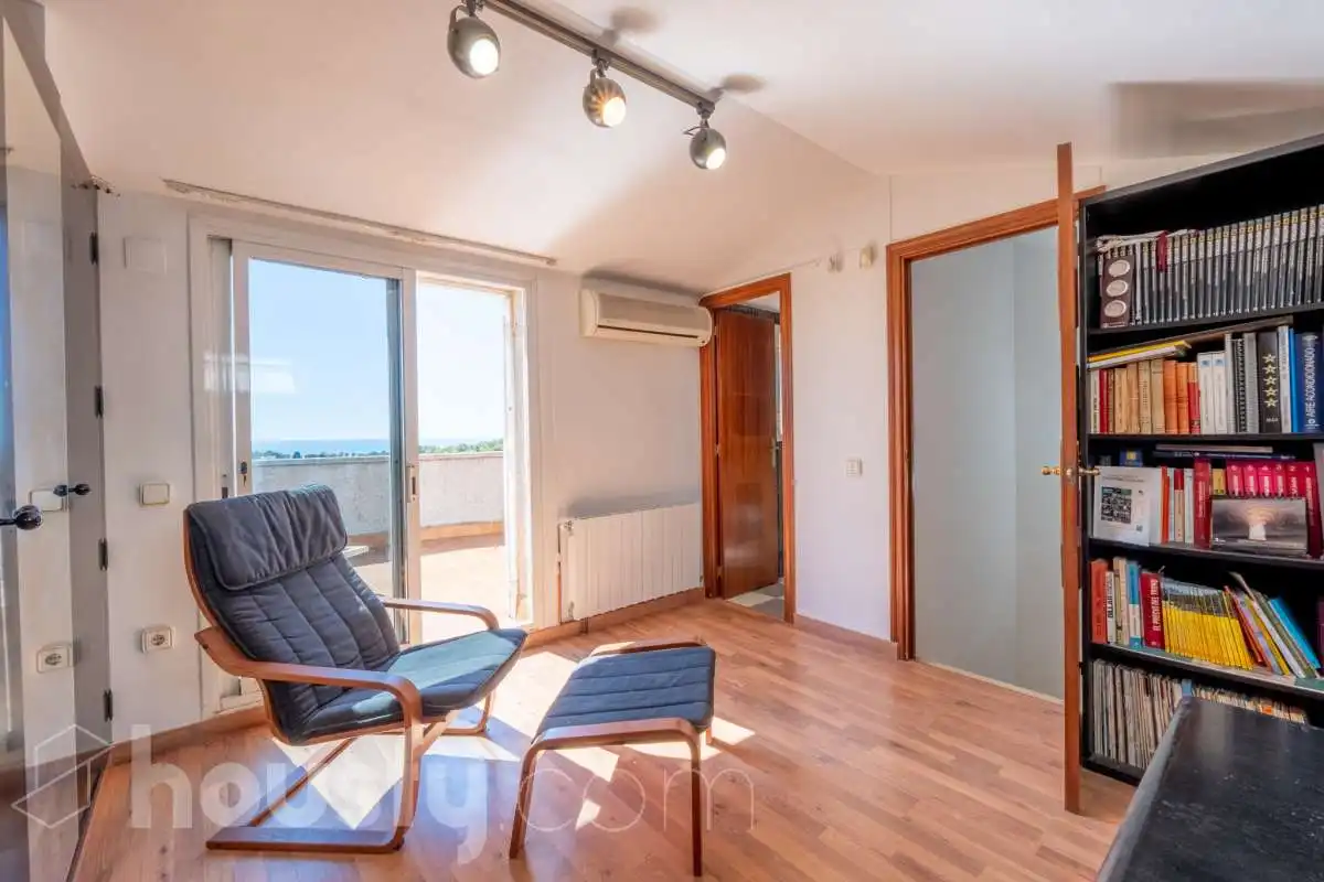 Bedroom of Houses for sale in Vilanova i la Geltrú  with Air Conditioner, Heating and Private garden