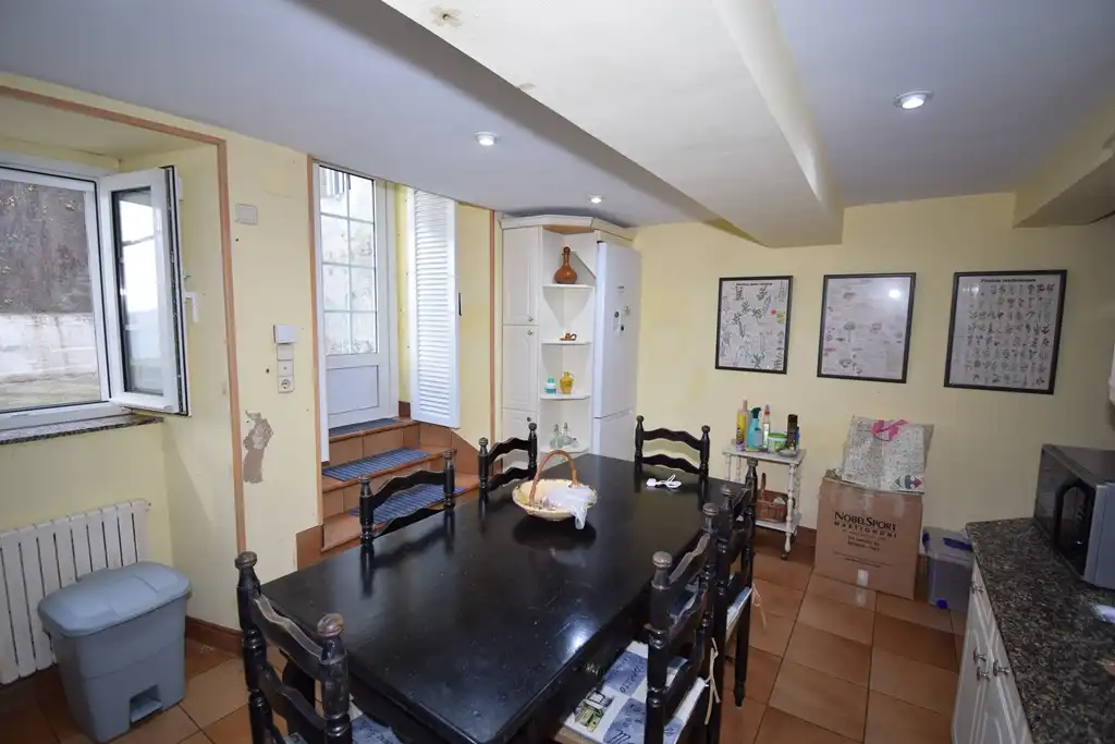 Comedor de Casa adosada en venta en Pontedeume con Calefacción y Jardín privado