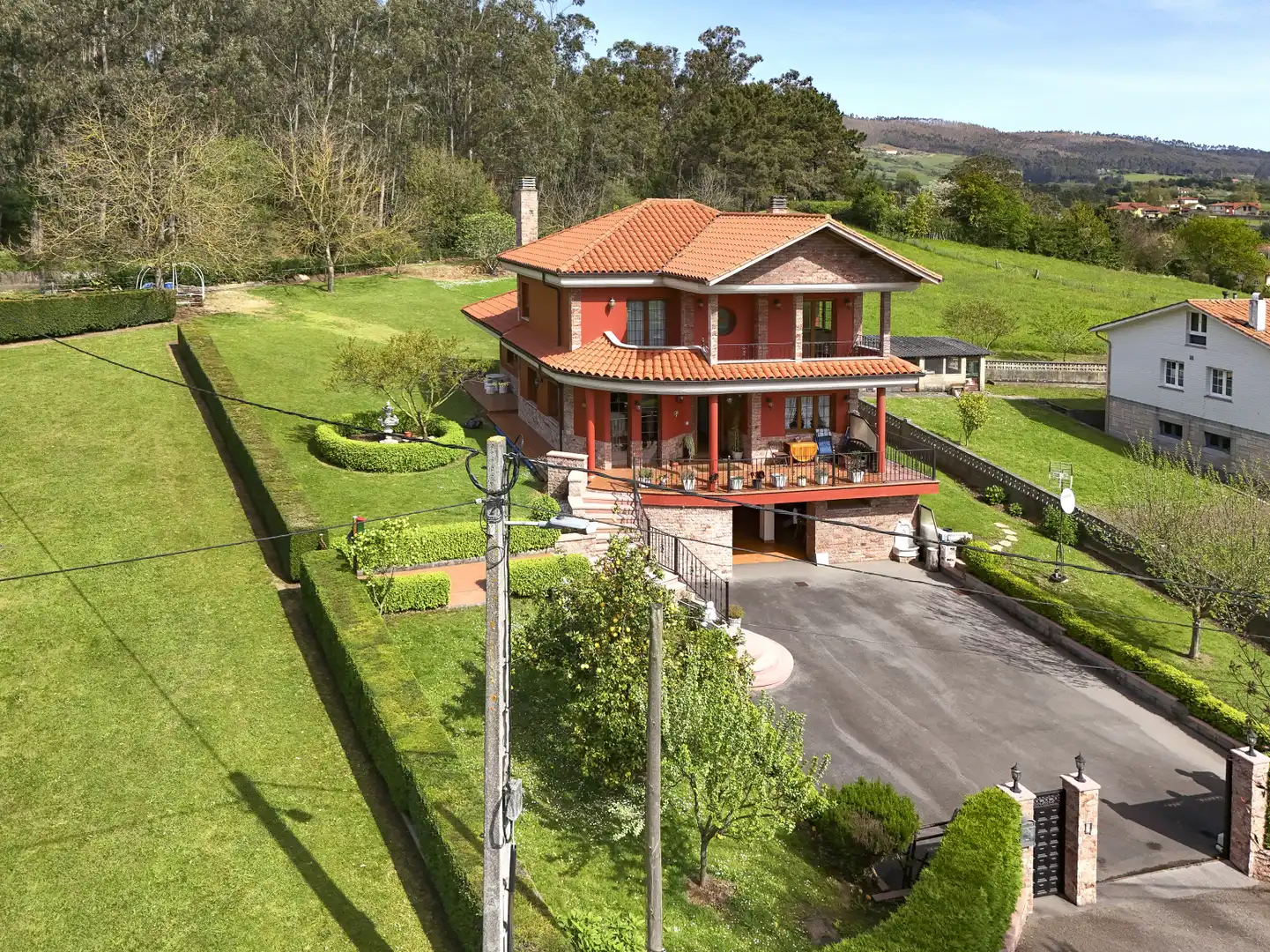 Vista exterior de Casa o chalet en venta en Gijón  con Calefacción, Parquet y Terraza