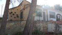 Vista exterior de Casa o xalet en venda en Pedralba amb Aire condicionat, Terrassa i Piscina