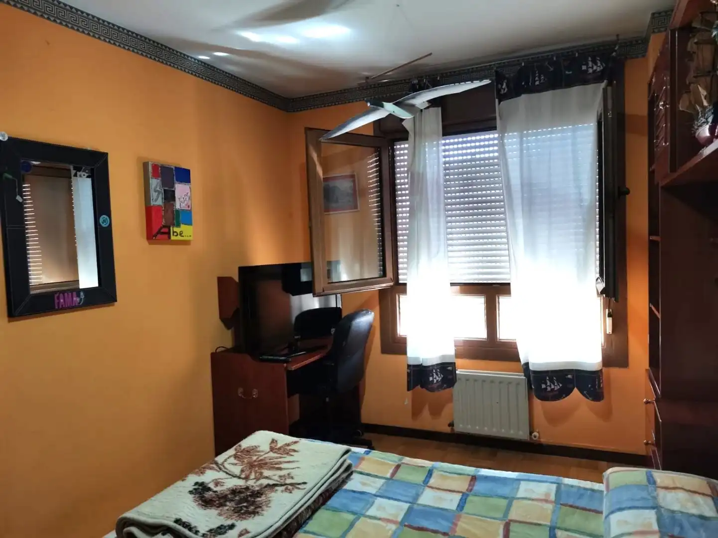 Dormitori de Pis en venda en Gijón  amb Calefacció i Parquet