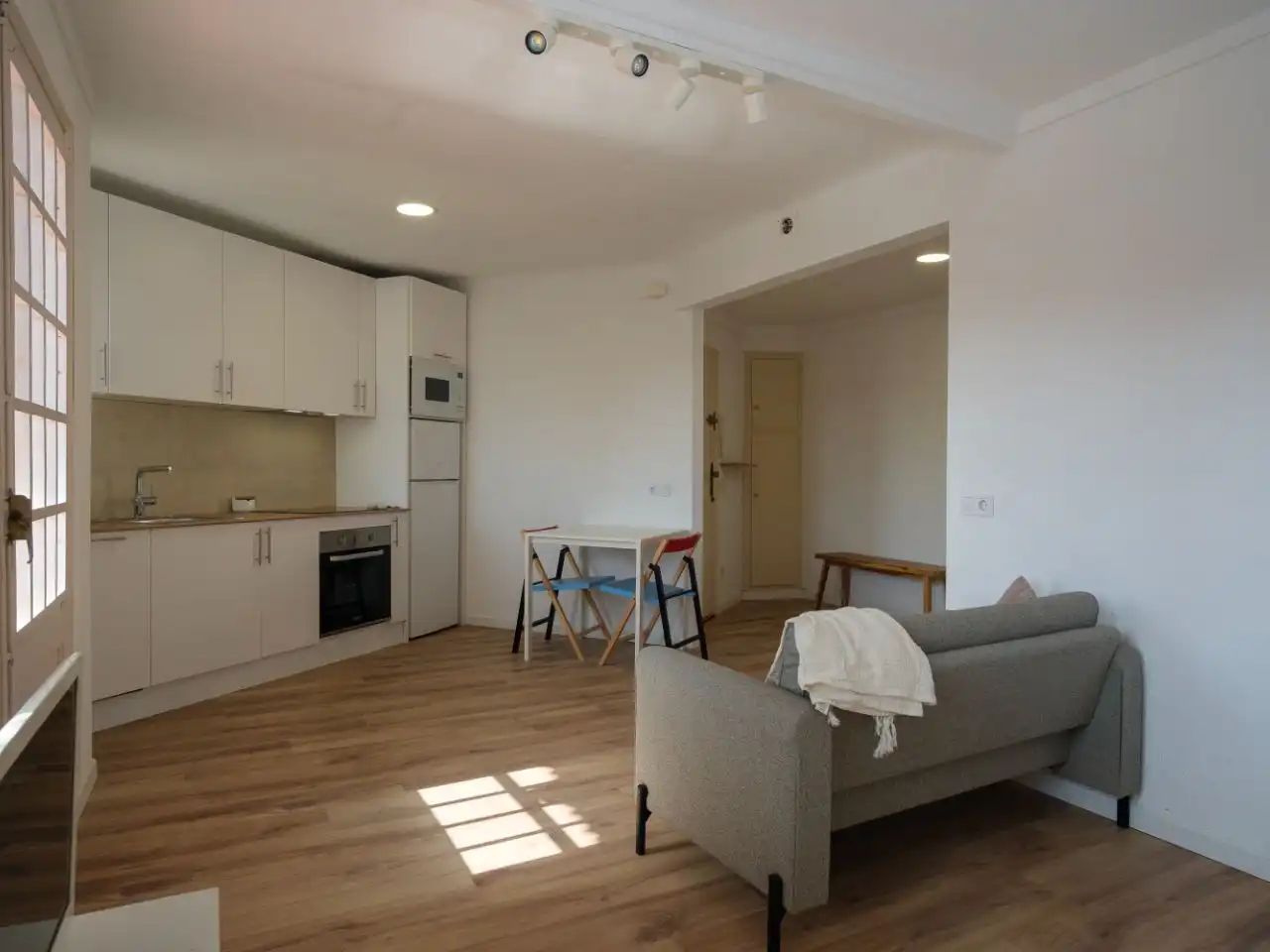 Sala d'estar de Pis en venda en Girona Capital amb Terrassa i Balcó