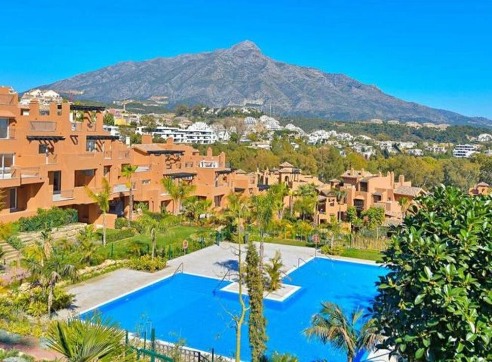 Exterior view of Attic to rent in Marbella  with Air Conditioner, Terrace and Swimming Pool