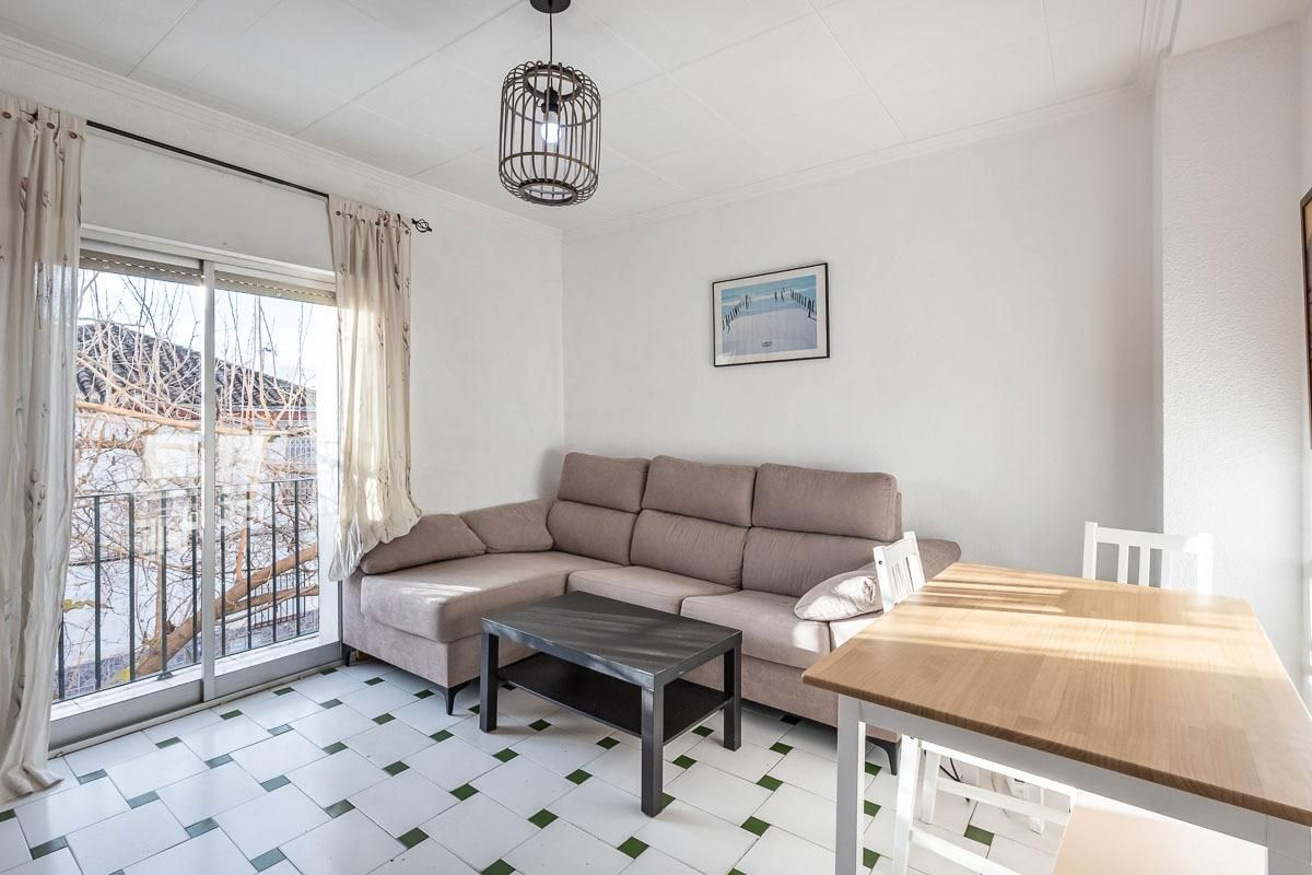 Living room of Flat for sale in  Granada Capital