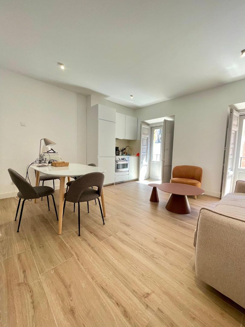 Dining room of Flat for sale in  Madrid Capital  with Air Conditioner, Heating and Furnished