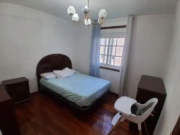 Habitación de Piso en venta en Vigo  con Calefacción, Trastero y Amueblado