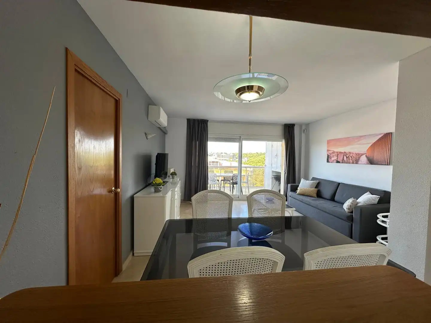 Sala d'estar de Pis en venda en Salou amb Aire condicionat, Terrassa i Moblat