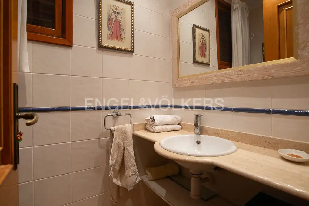 Baño de Casa o chalet en venta en Castellón de la Plana / Castelló de la Plana con Calefacción, Jardín privado y Terraza