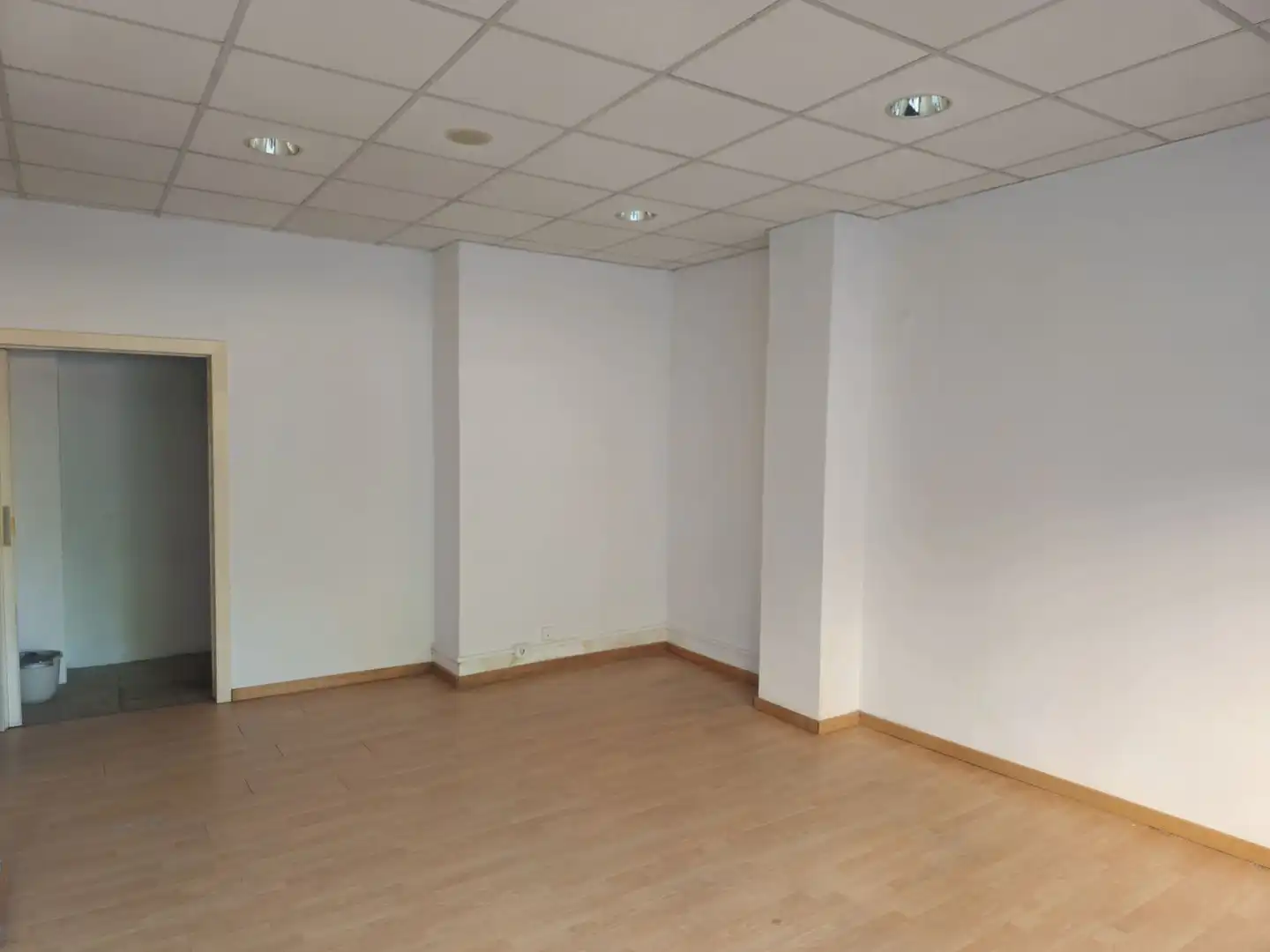 Local comercial en venda a Corts Catalanes, imagen 17