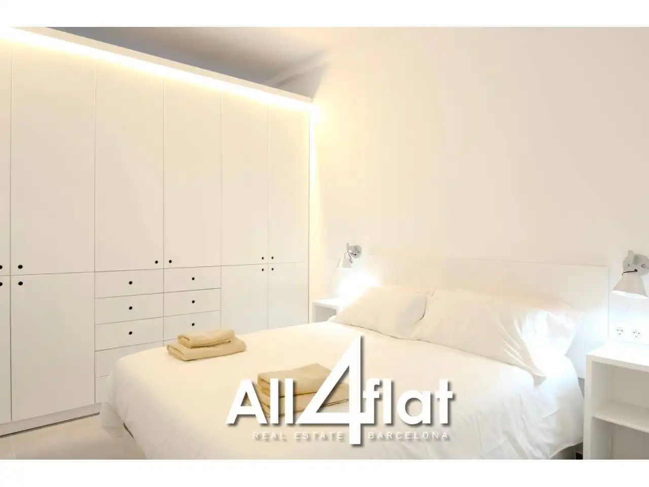 Bedroom of Study for rent in Barcelona  with Air Conditioner, Heating and Furnished