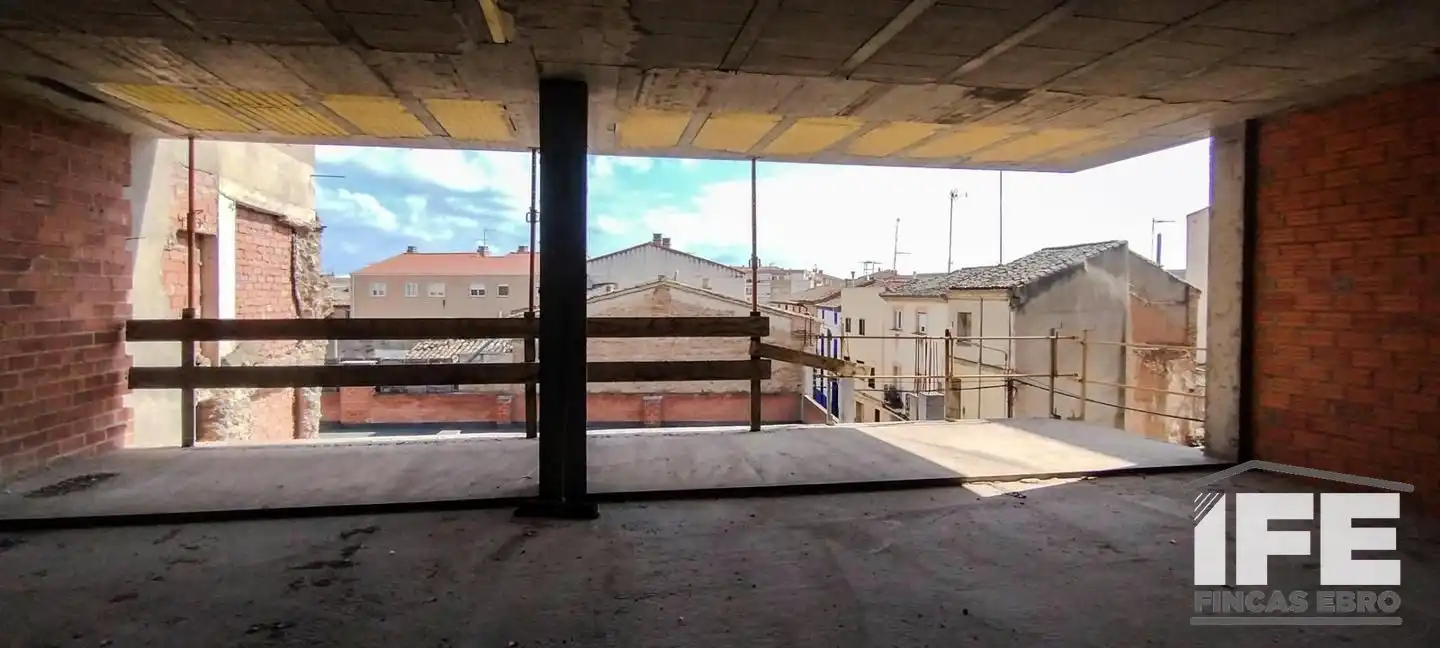 Vista exterior de Edifici en venda en Alagón