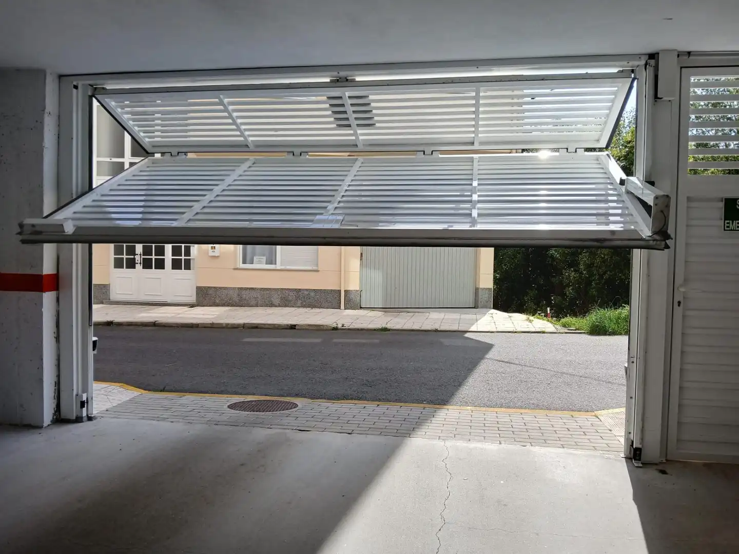 Parkplatz von Wohnung zum Verkauf in Muros mit Heizung, Terrasse und Abstellraum