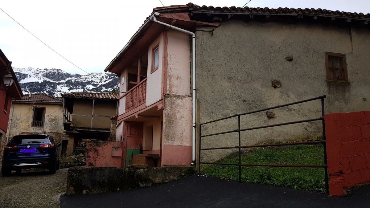 Vista exterior de Finca rústica en venda en Morcín amb Balcó
