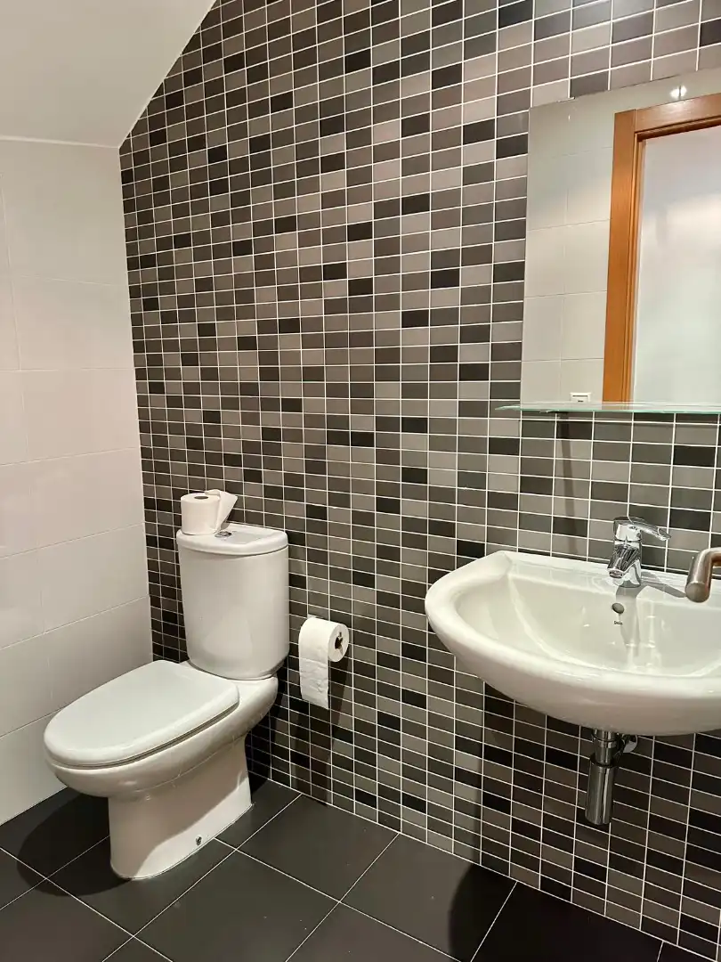 Baño de Dúplex en venta en A Pobra do Caramiñal con Calefacción, Parquet y Trastero