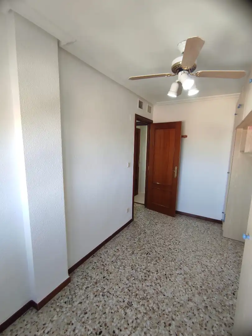 Flat for sale in Zaragoza  with Air Conditioner, Heating and Oven