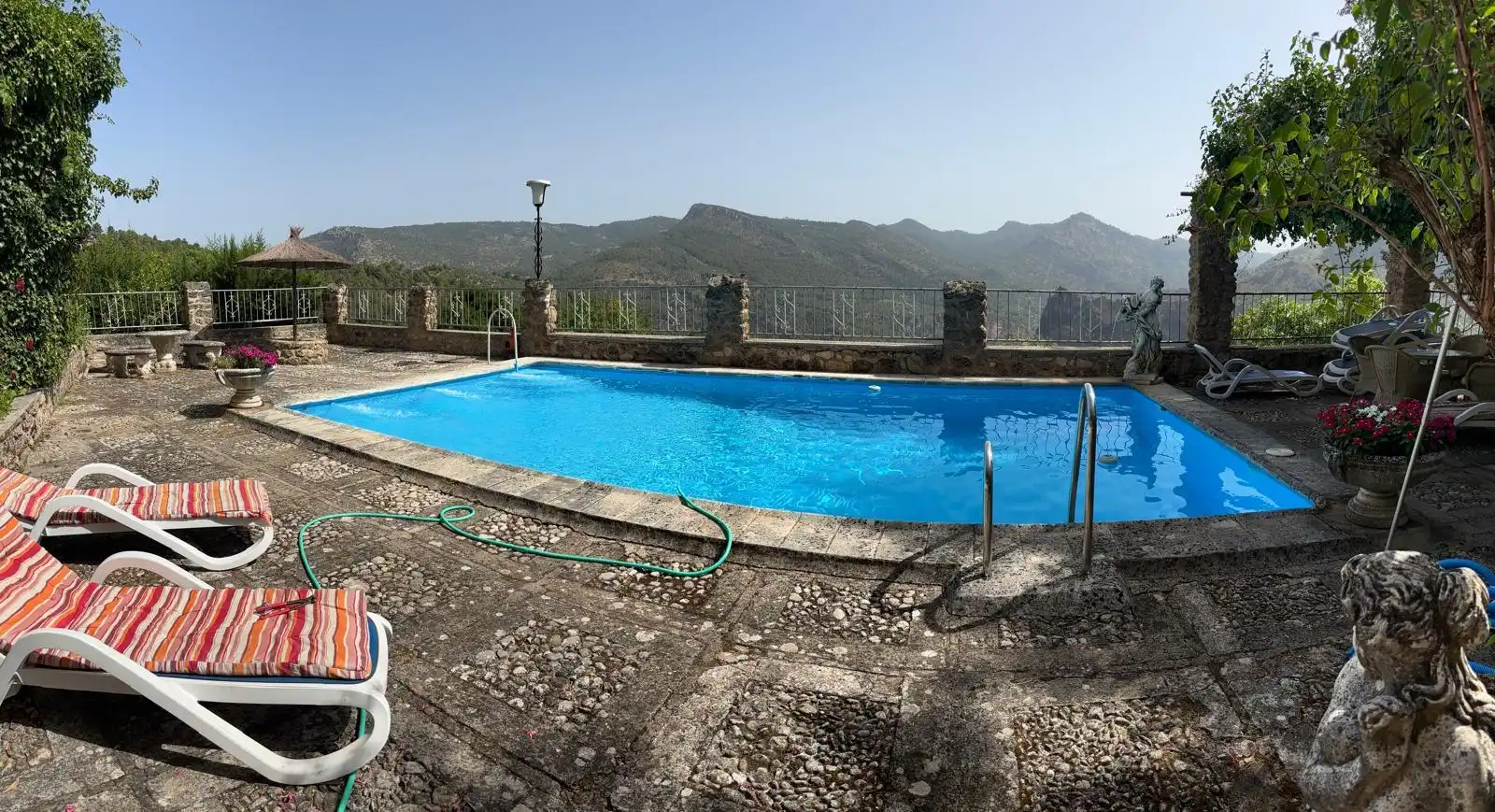 Piscina de Finca rústica en venta en Villanueva del Arzobispo con Calefacción, Trastero y Piscina