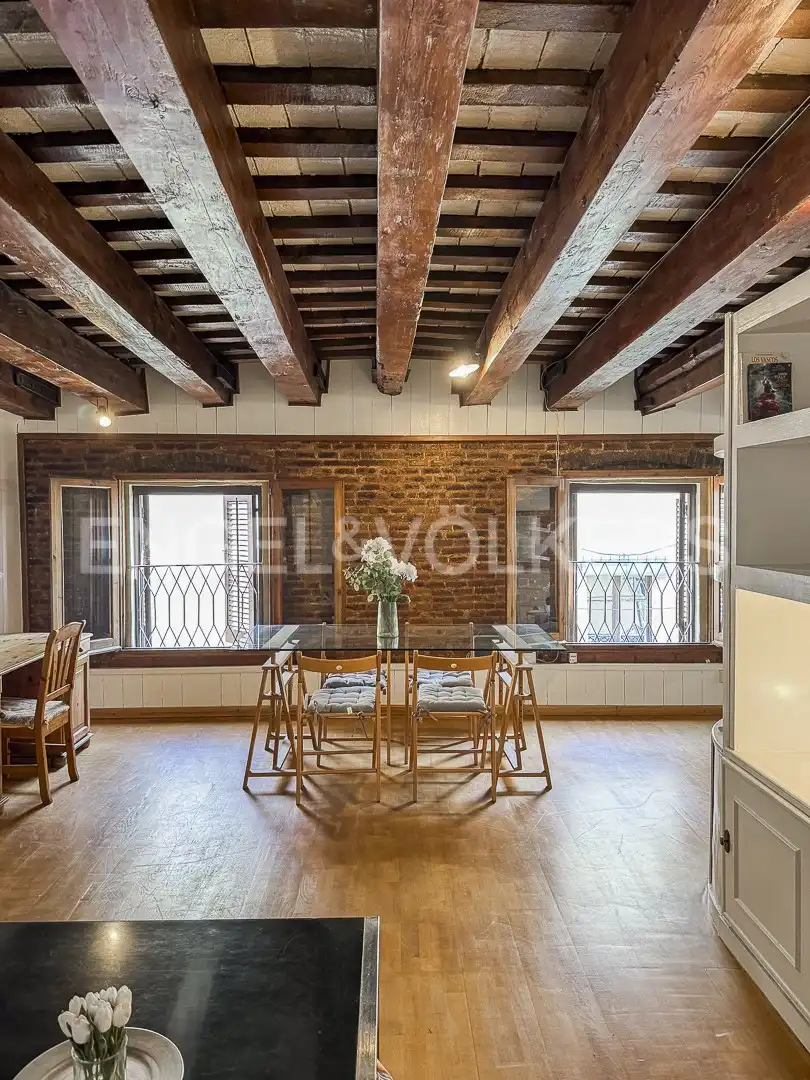 Comedor de Piso de alquiler en  Barcelona Capital con Aire acondicionado, Calefacción y Parquet