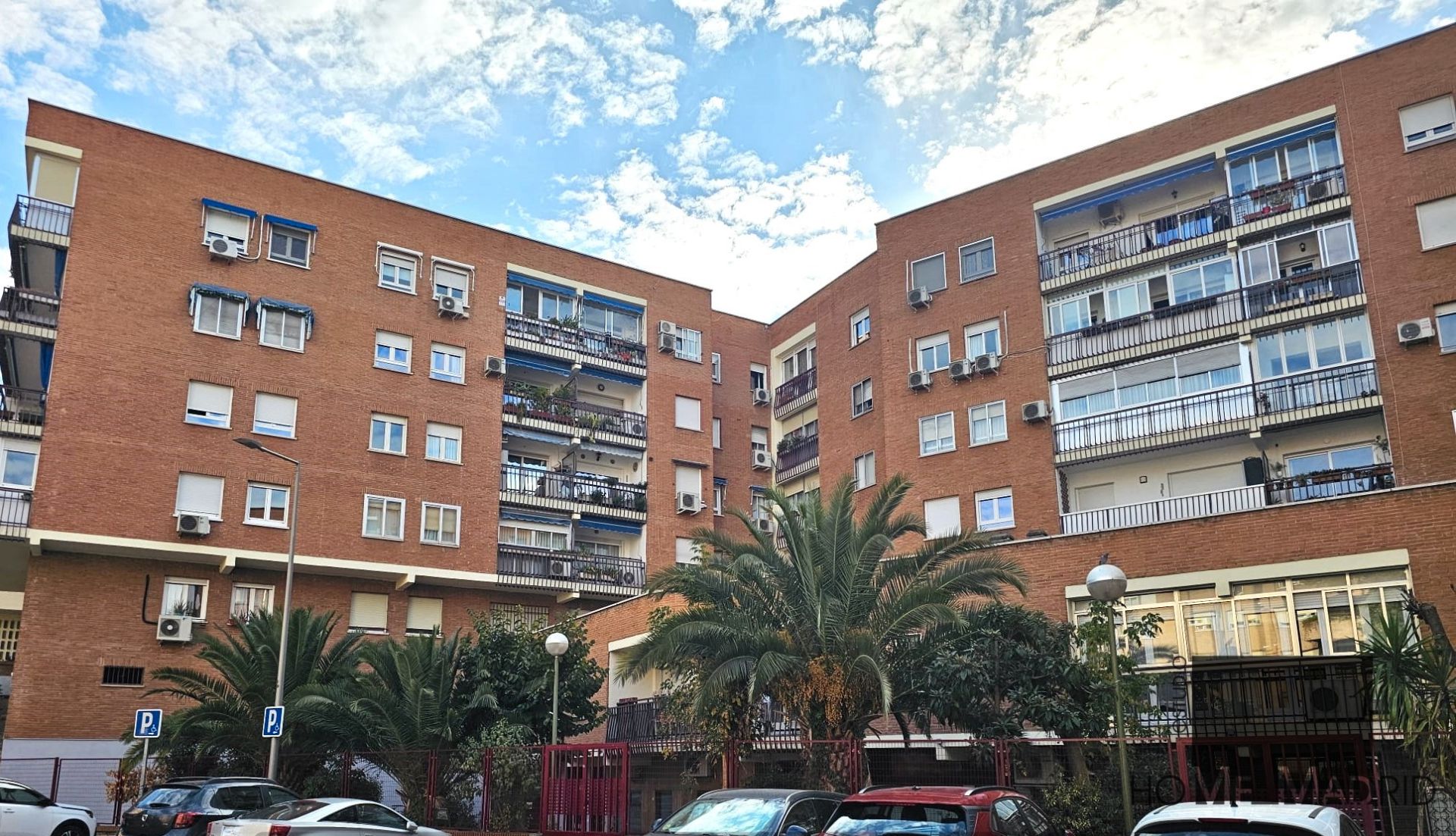 Exterior view of Study for sale in  Madrid Capital  with Air Conditioner and Heating