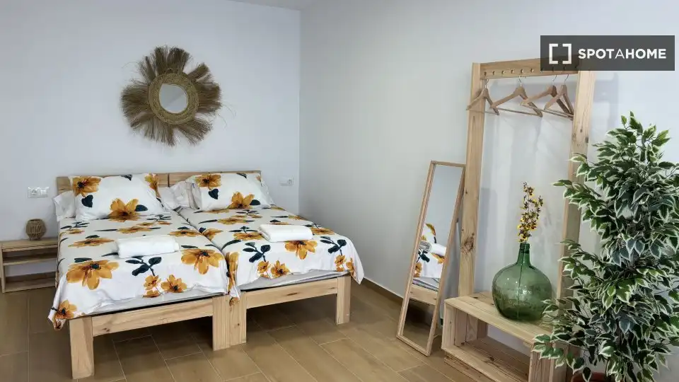 Schlafzimmer von Wohnung zur Miete in Alzira mit Klimaanlage, Heizung und Möbliert