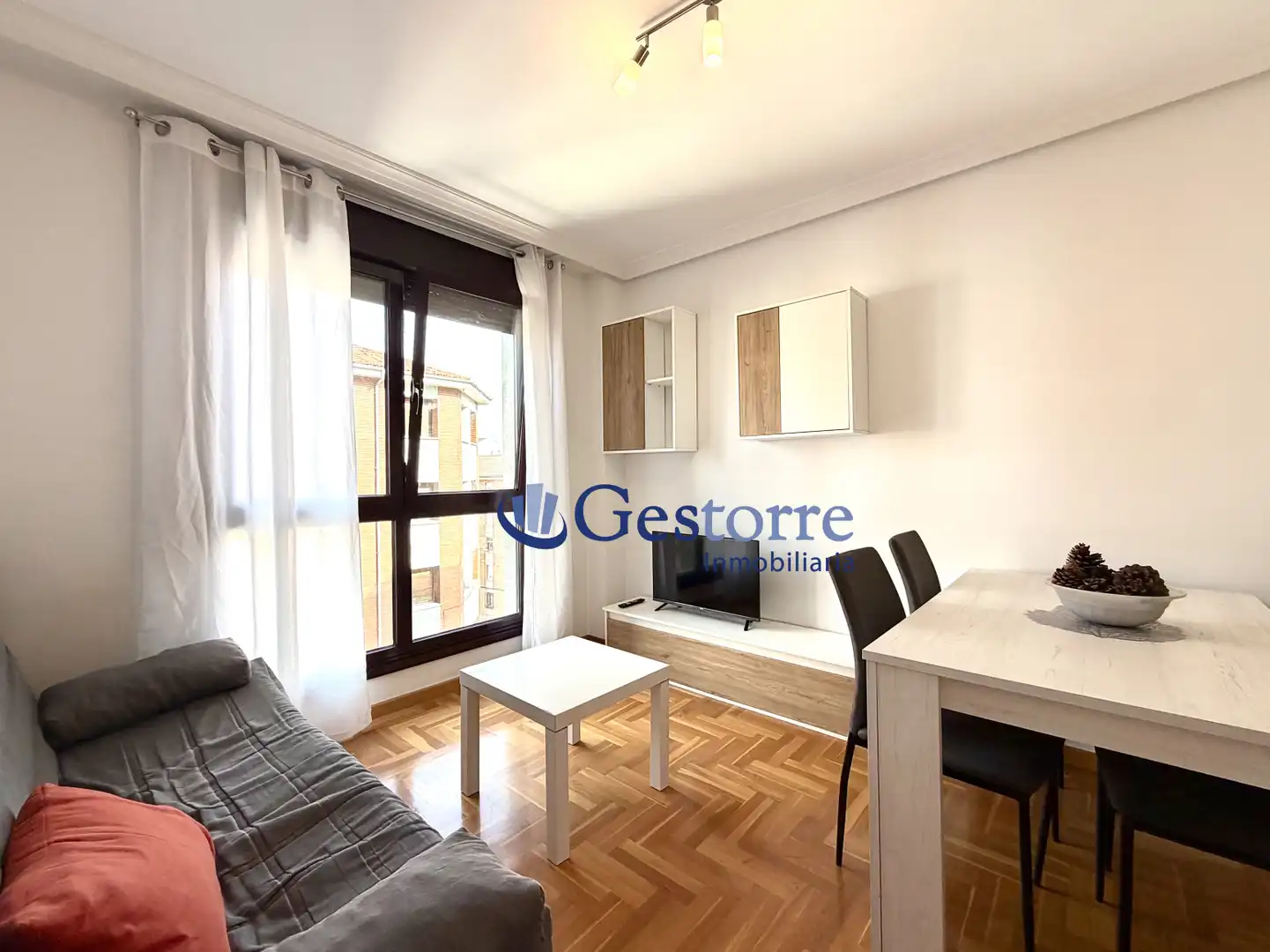 Living room of Flat for rent in Oviedo   with Heating and Furnished