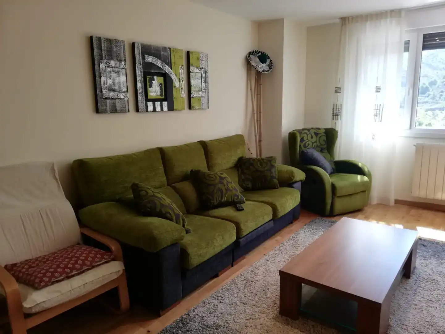 Sala d'estar de Casa adosada en venda en Arnedillo amb Balcó