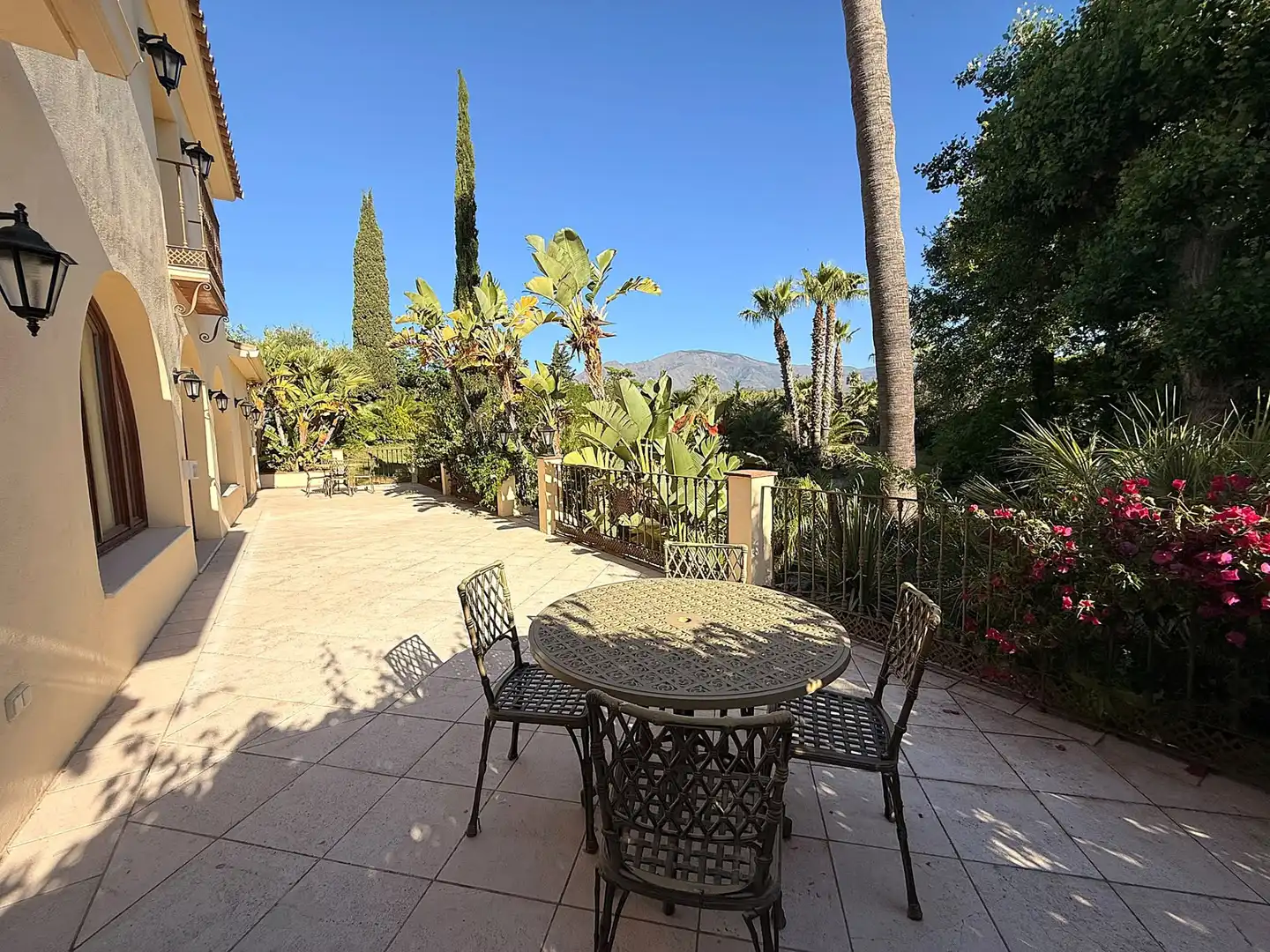 Terrassa de Casa o xalet en venda en Estepona amb Aire condicionat, Jardí privat i Terrassa